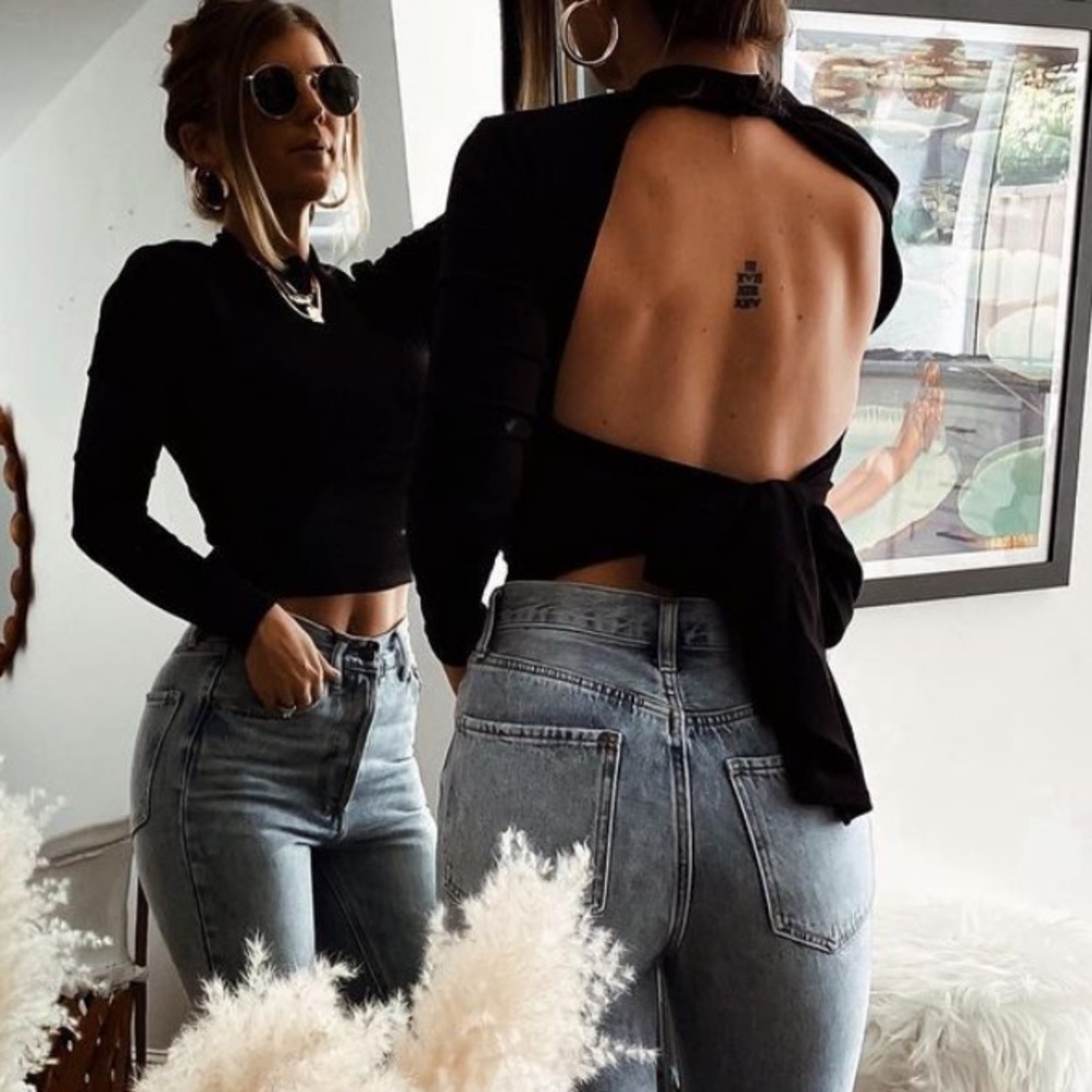 Women’s Black Long-Sleeve Open-Back Tie Tee